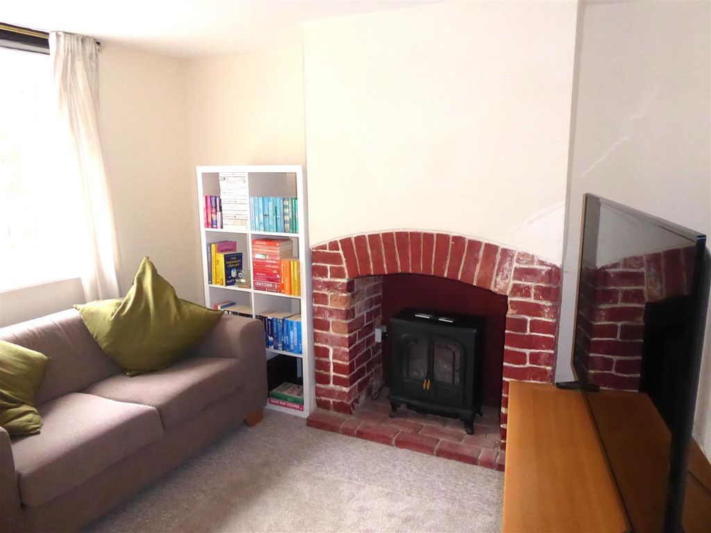 Property photo 3 of 19 Lounge 4.Jpg