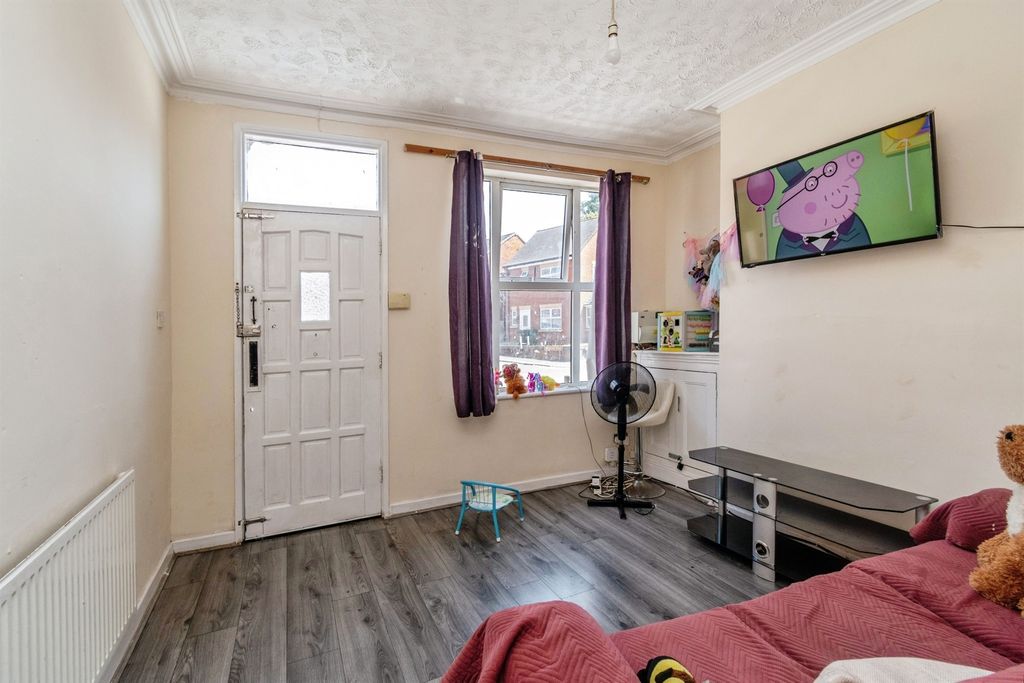 Property photo 2 of 12