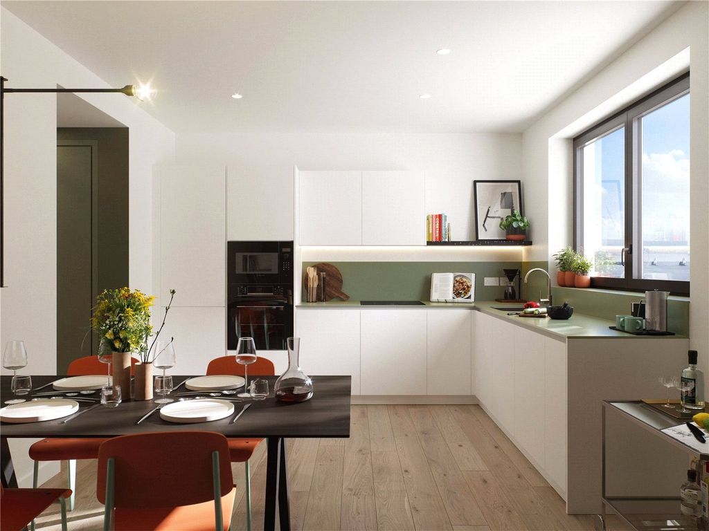 Property photo 3 of 10 Kitchen