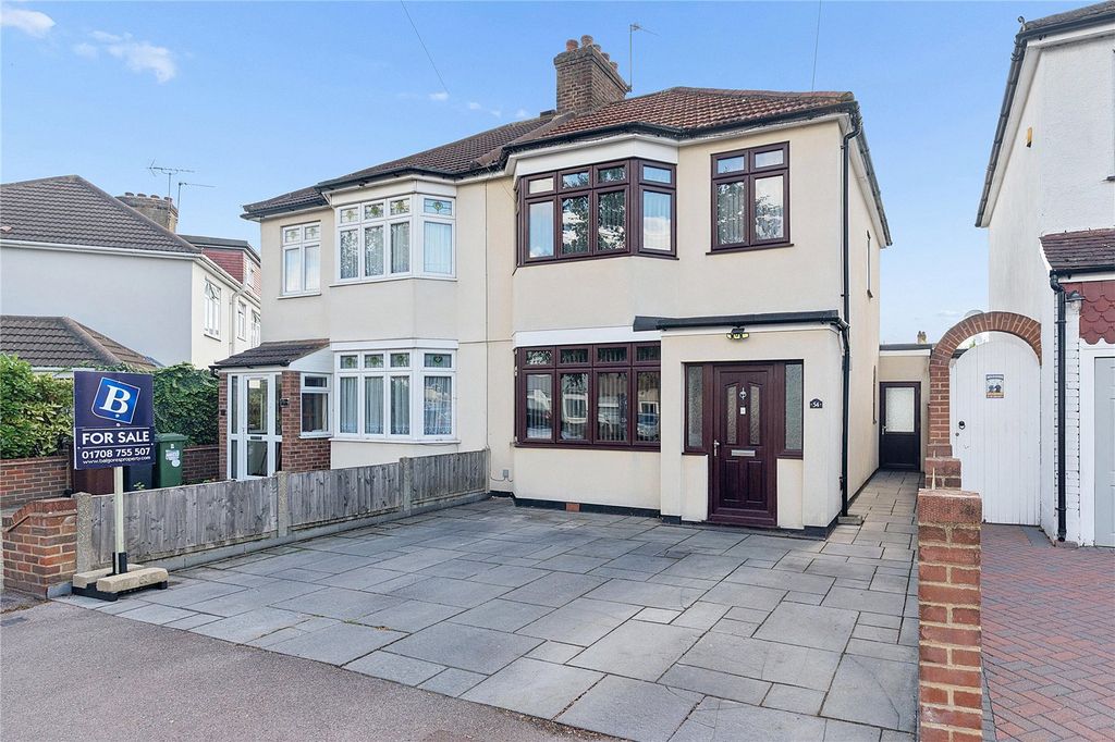 Property photo 1 of 18 Ftont