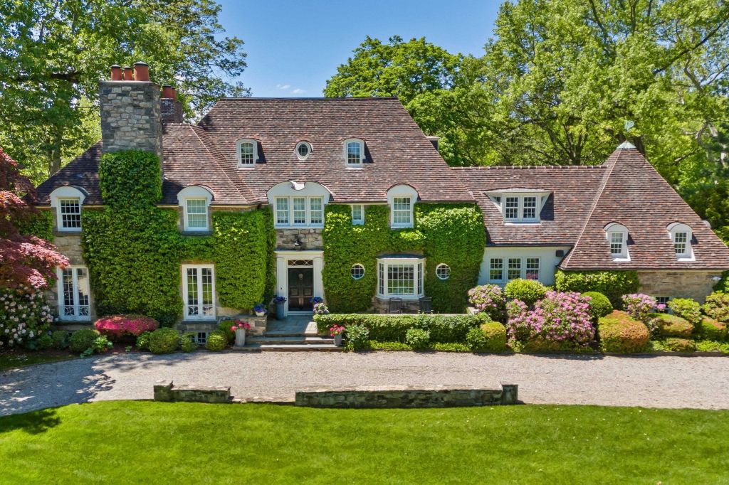 Property photo 1 of 31