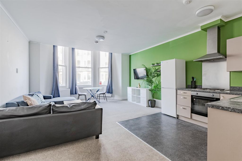 Additional image 6 of 14 bed terraced house to rentFirst Avenue, Hove BN3