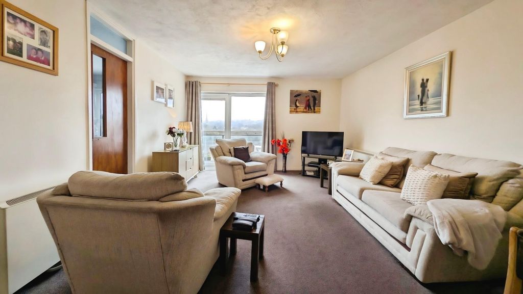 Property photo 2 of 18 299Bd83F-Pxl_20260126_113410242.Jpg