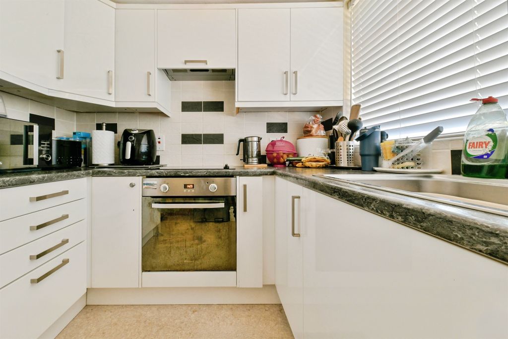 Property photo 3 of 10