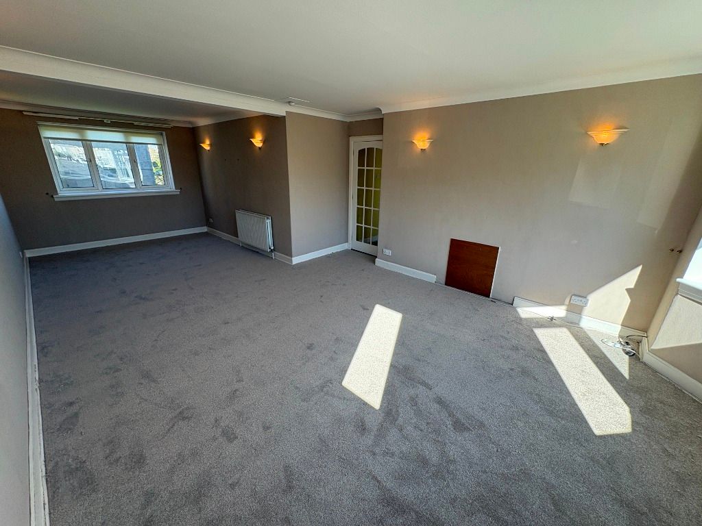 Property photo 3 of 10 Photo 3