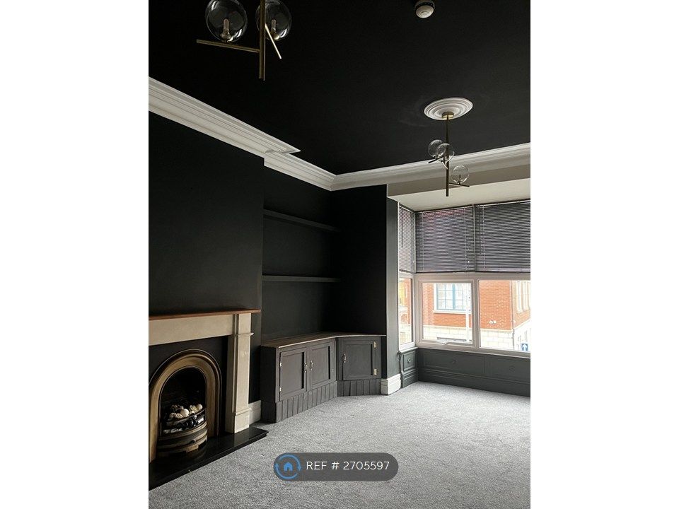 Property photo 2 of 6 Lounge