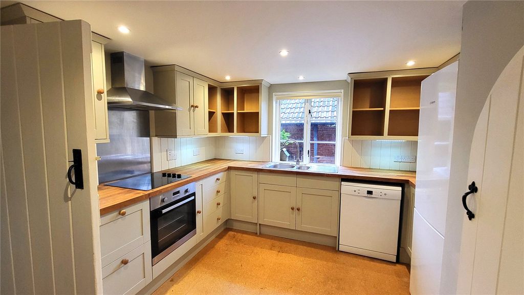 Property photo 3 of 9 Picture 3