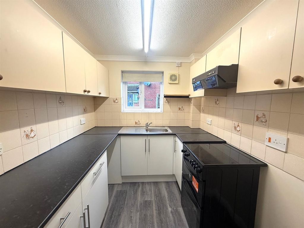 Property photo 3 of 6 Kitchen.Jpg