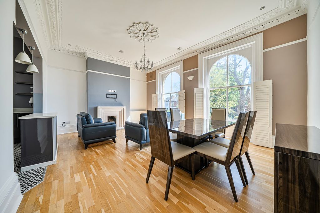 Property photo 2 of 13 Picture No. 33