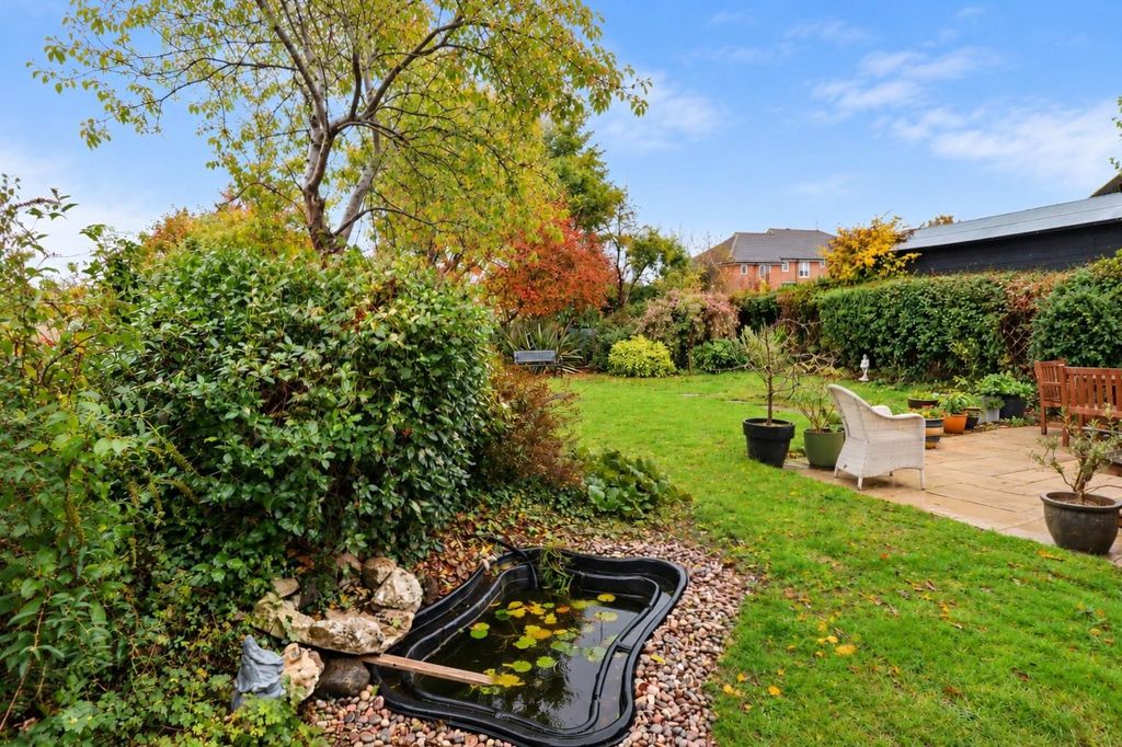 Property photo 2 of 22 Garden
