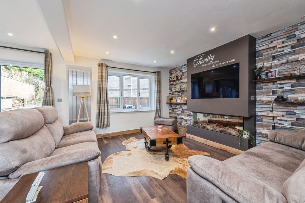 Additional image 4 of 3 bed detached house for saleFairfield Road, Heckmondwike WF16