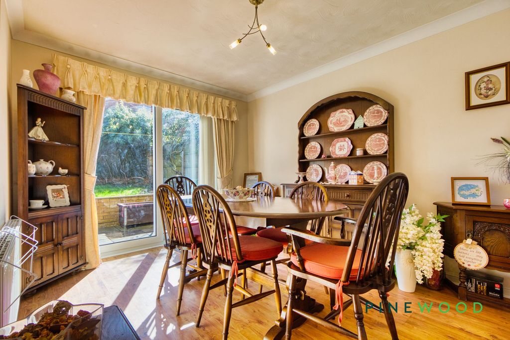 Property photo 3 of 23 Dining Room