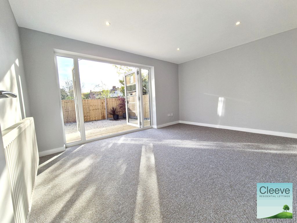 Property photo 3 of 9 1000098477