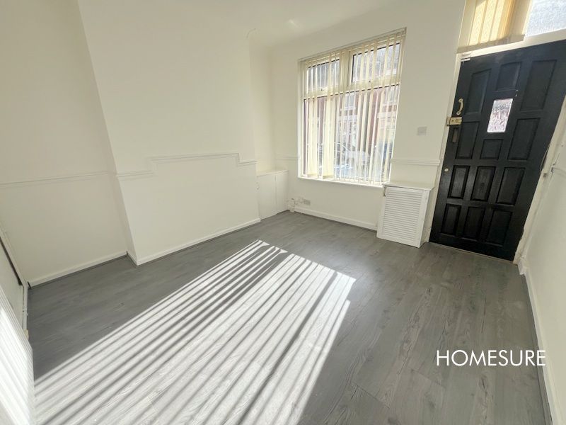 Property photo 2 of 8 Lounge