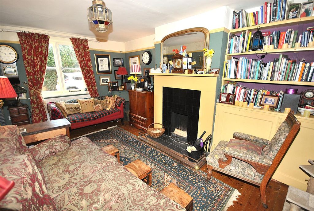 Property photo 2 of 21 Lounge