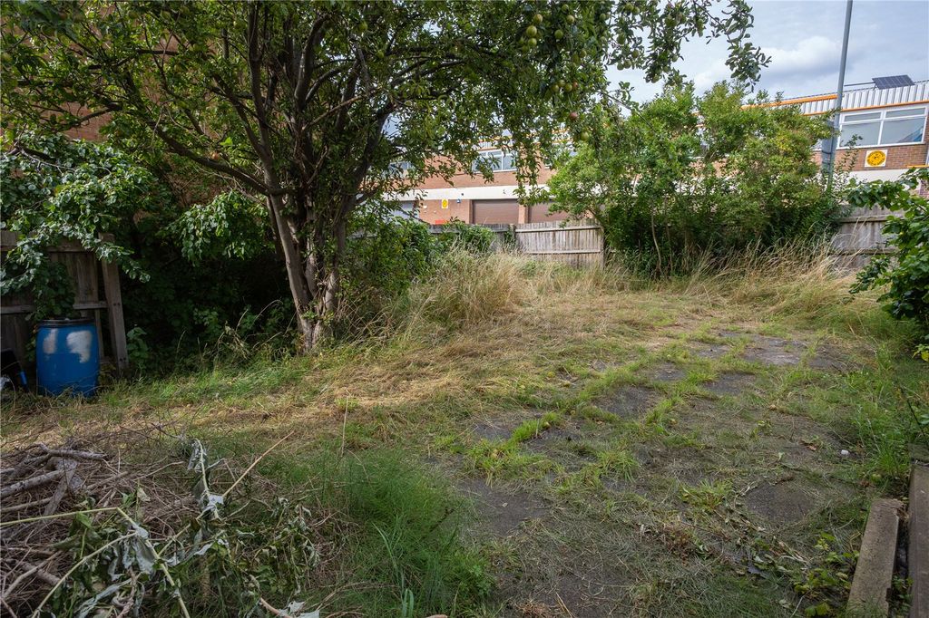 Property photo 3 of 21 Picture No. 05