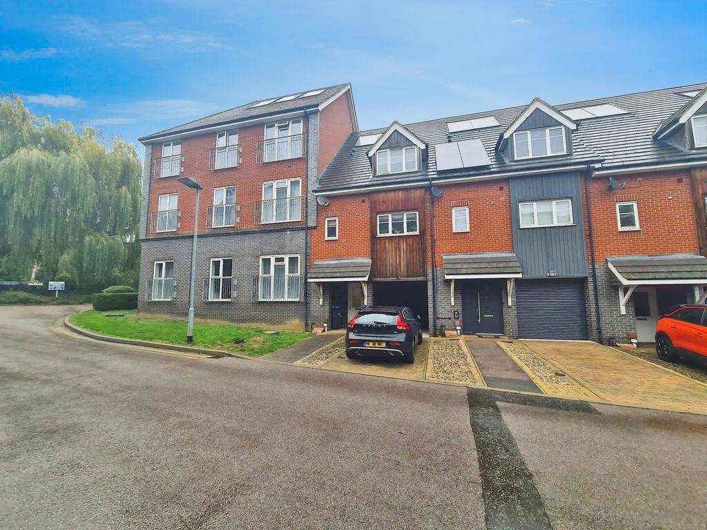 Property photo 3 of 3 Photo #3