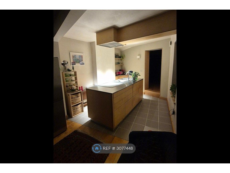 Property photo 2 of 12 Kitchen 1