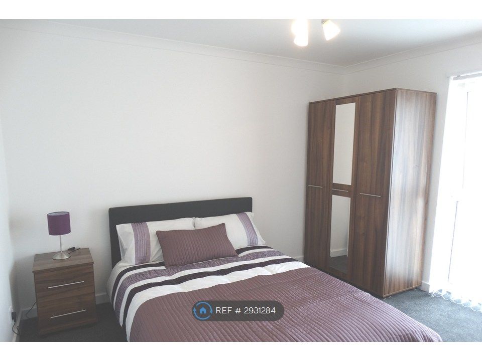 Property photo 1 of 5 Double Bedroom