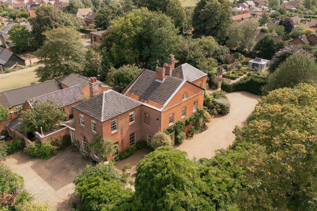 Property photo 1 of 24 The Beeches