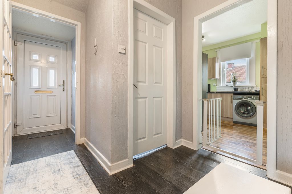 Property photo 2 of 23