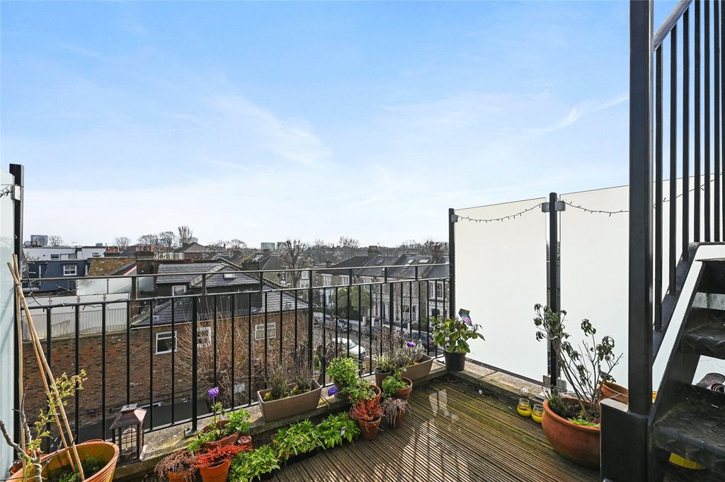 Property photo 3 of 10 Picture No. 13