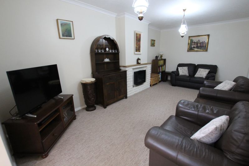 Property photo 2 of 21 Lounge