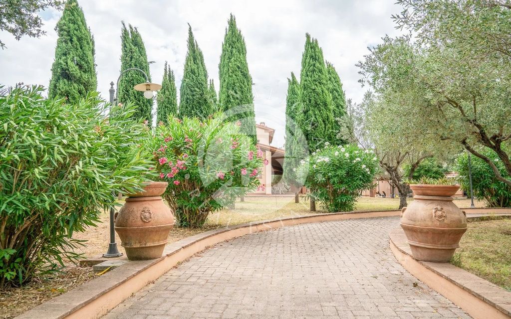 Property photo 2 of 70