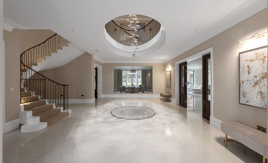 Property photo 3 of 39