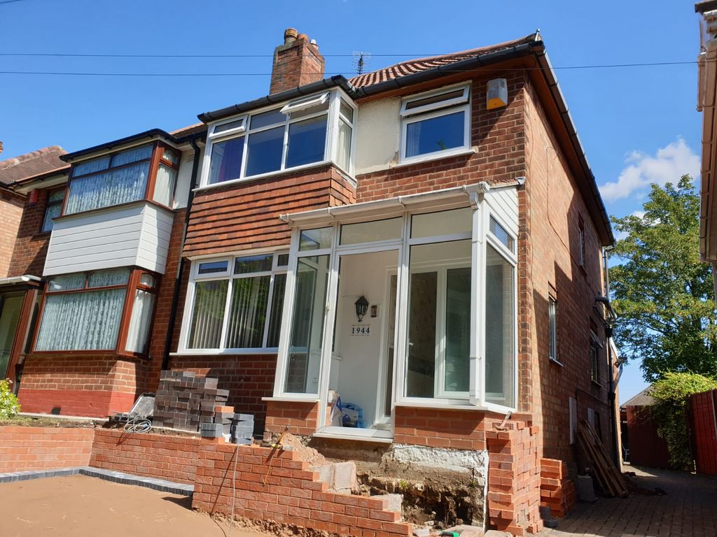 Property photo 2 of 11