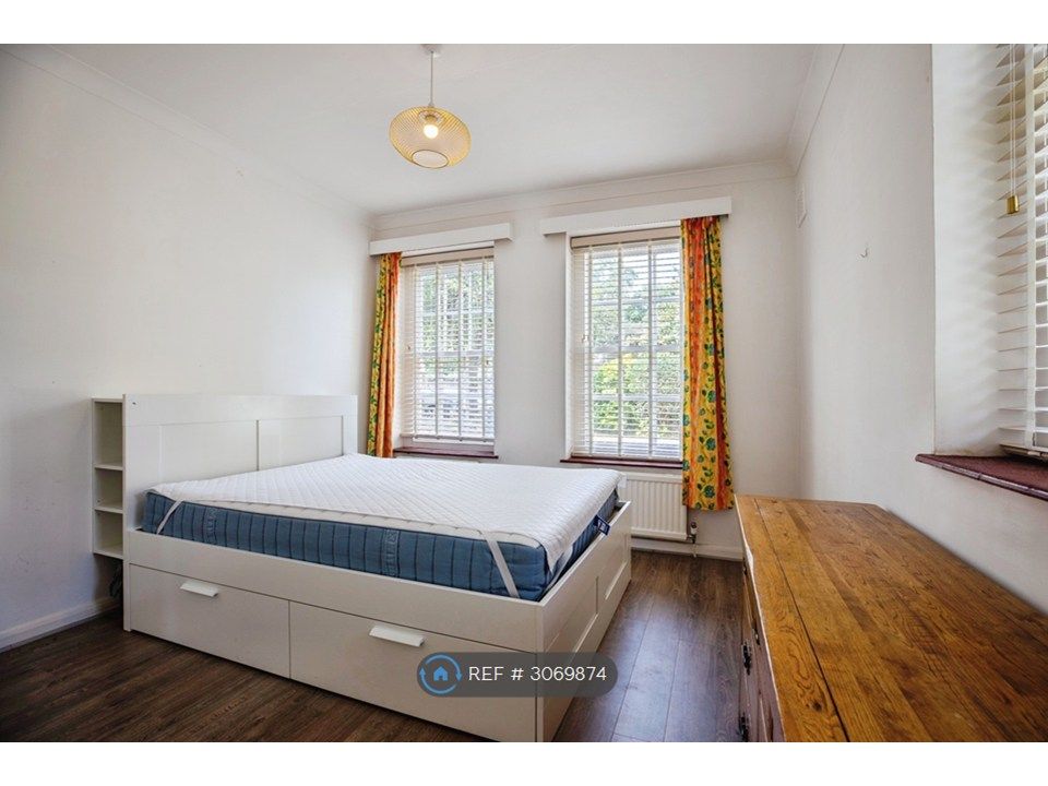 Property photo 3 of 10 Double Bedroom No. 1