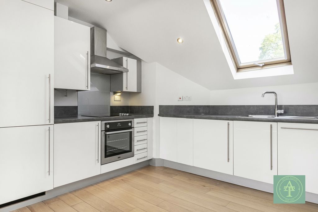 Property photo 3 of 18 Gallery