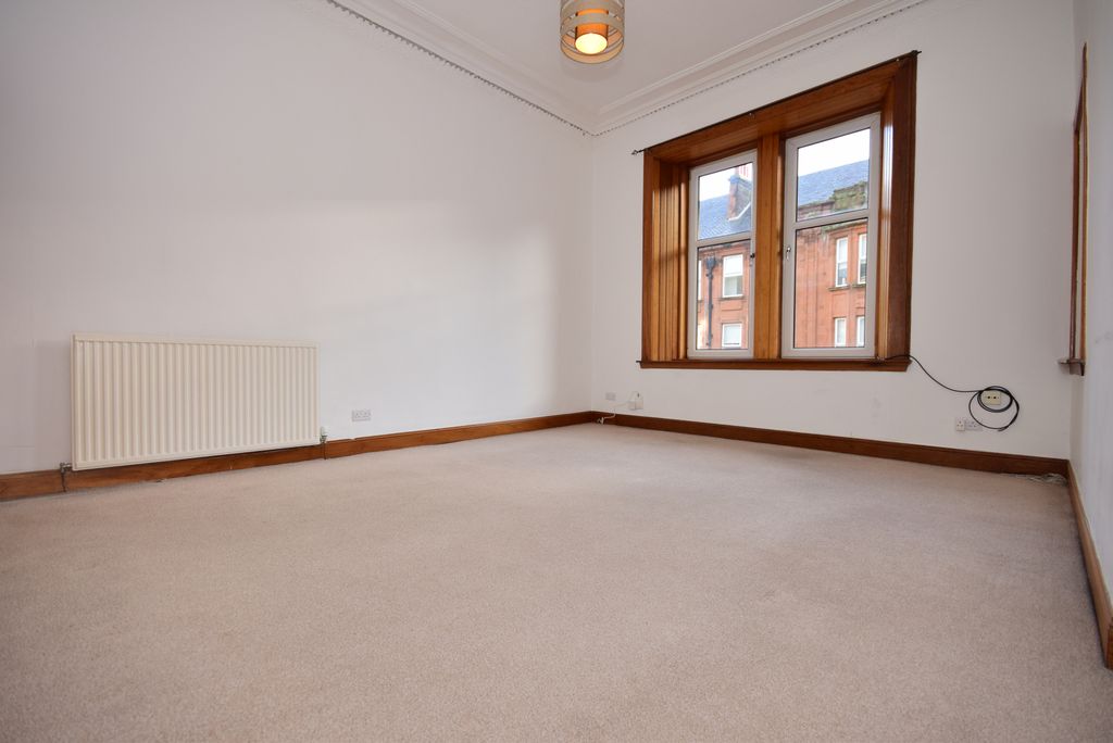 Property photo 3 of 13 Lounge