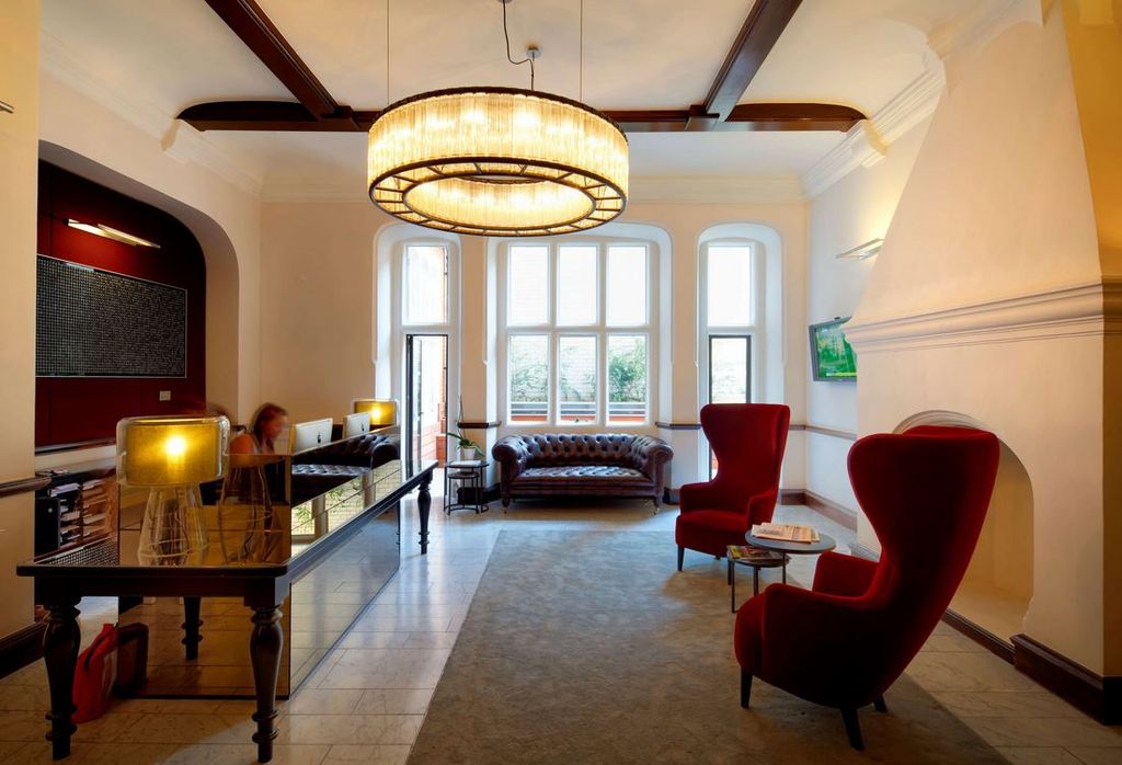 Property photo 1 of 8