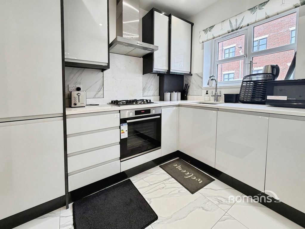 Property photo 2 of 10 Pbox-Img.Jpg