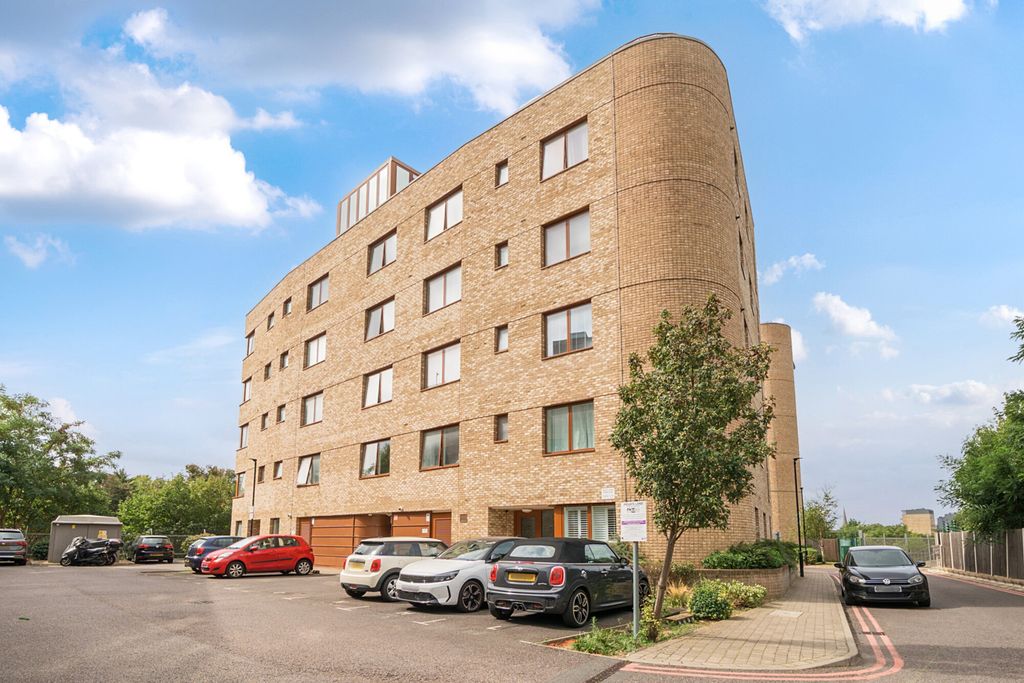 Property photo 1 of 19 1342340-1-68A5A1A...