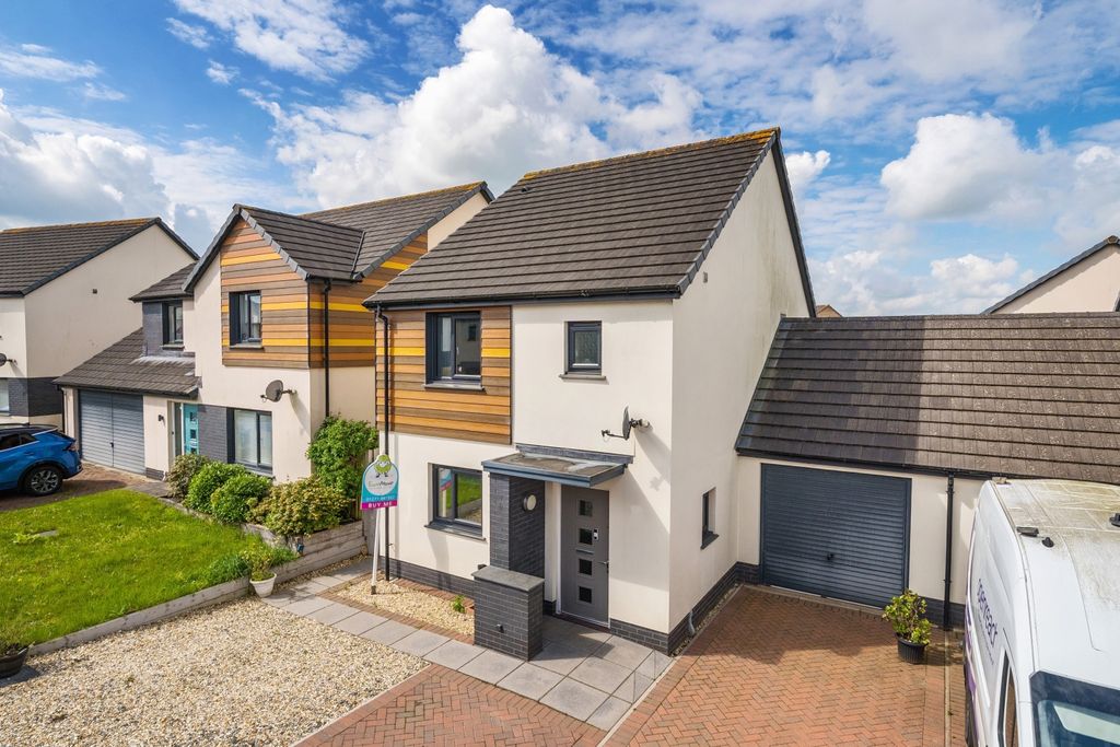 Property photo 1 of 20 1454346-2-69Fc670706B08-Arw