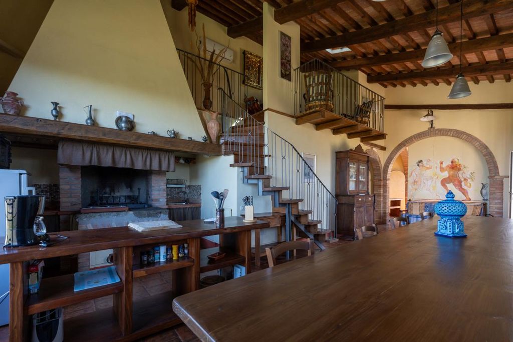 Property photo 2 of 40