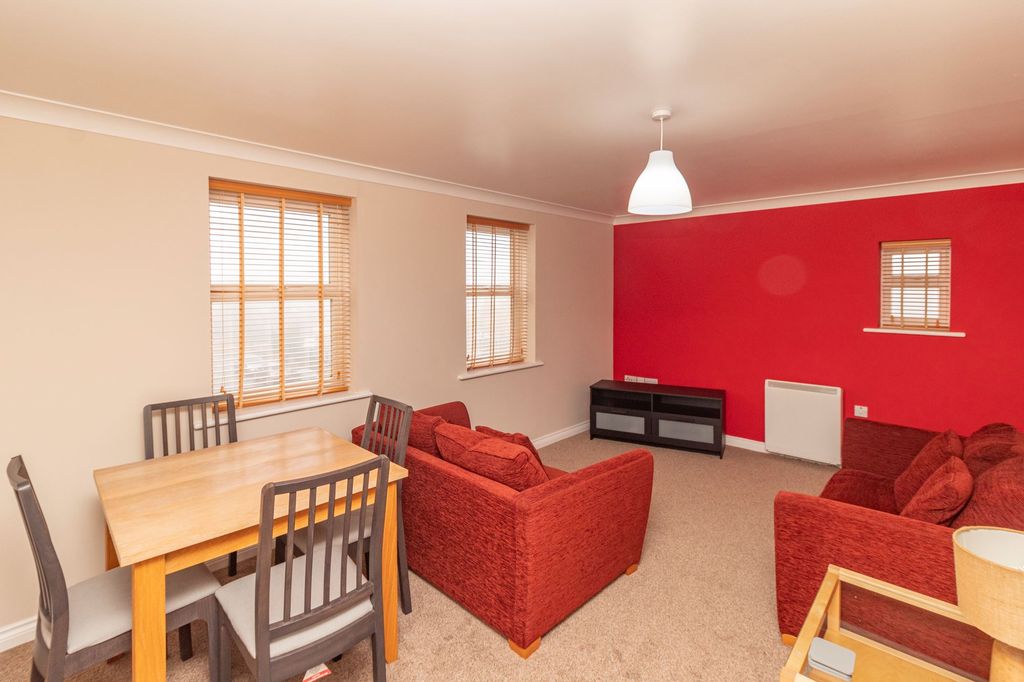 Property photo 3 of 8