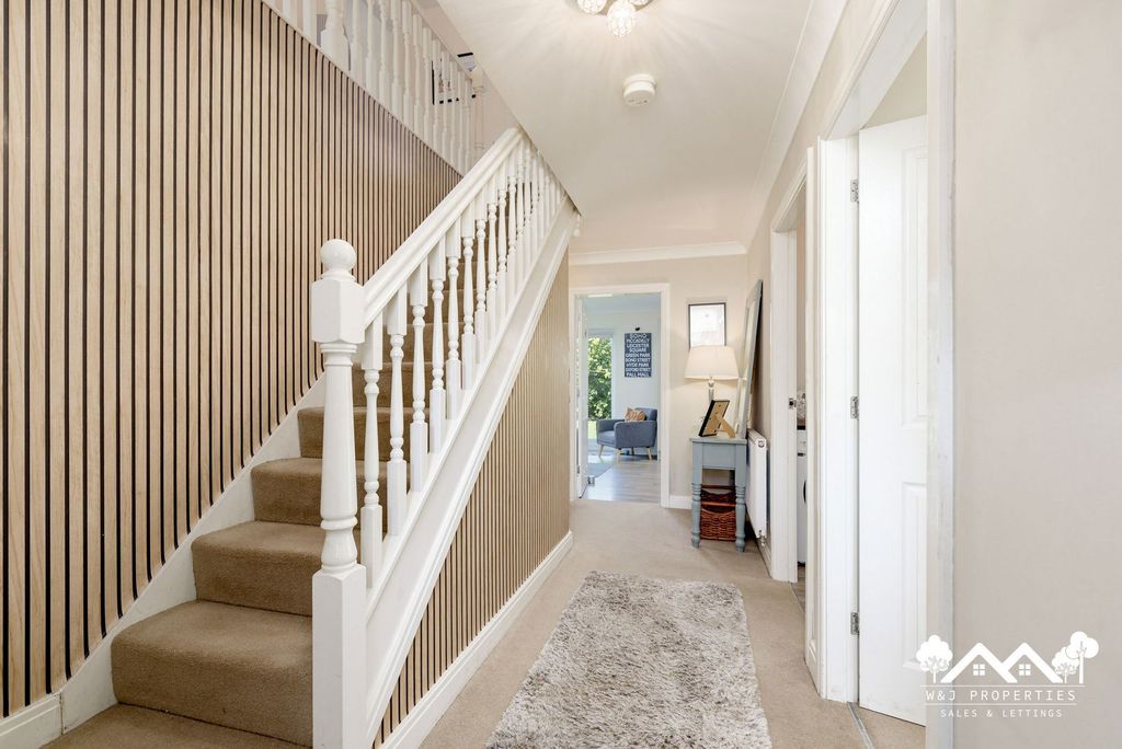 Property photo 2 of 42