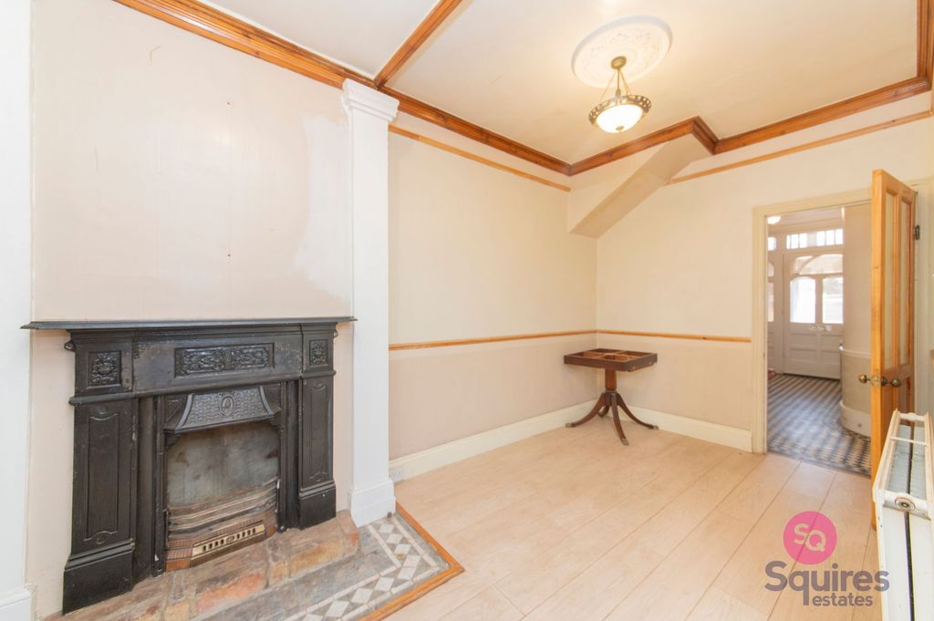 Property photo 3 of 25