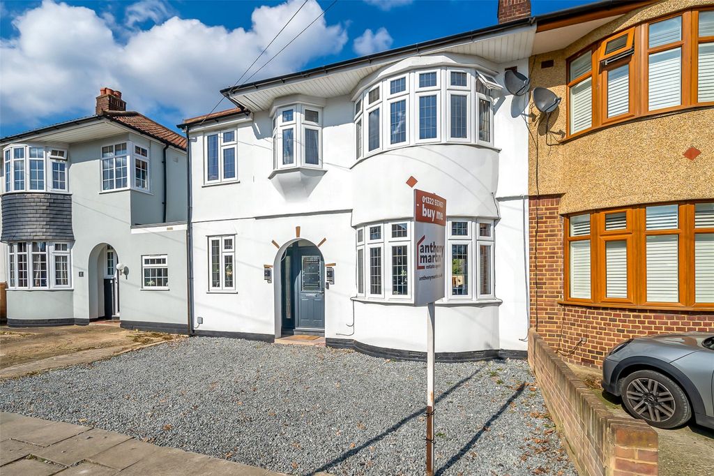 Property photo 1 of 28 External