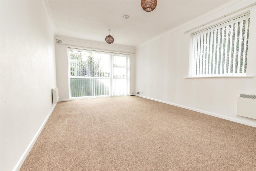 Property photo 2 of 10 Untitled-2324.Jpg