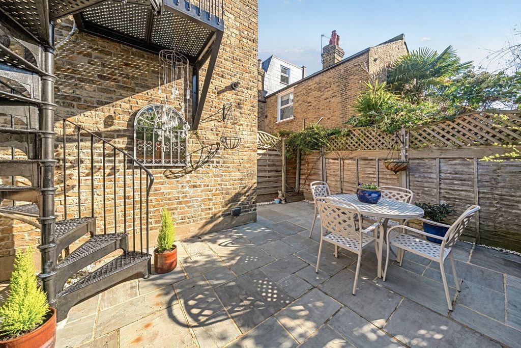 Property photo 3 of 13 Picture No. 17