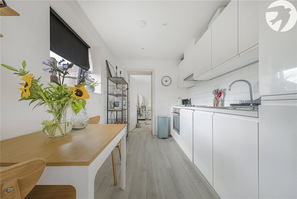 Property photo 3 of 20 Kitchen