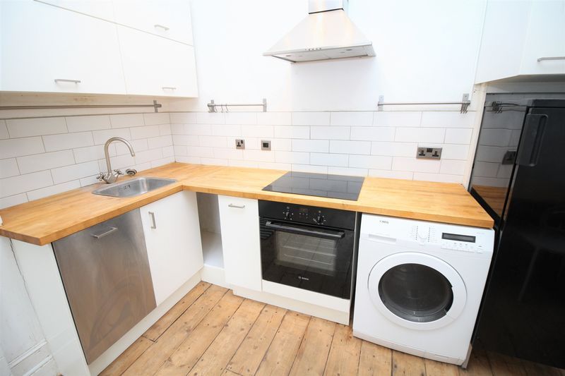 Property photo 3 of 10 Photo 6