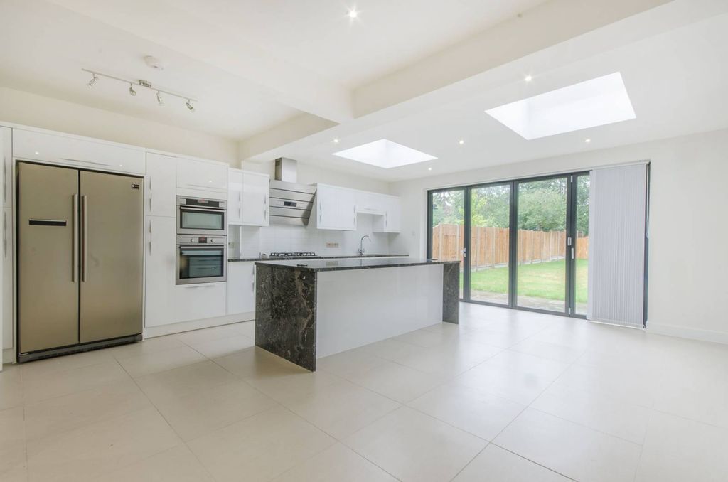 Property photo 2 of 15