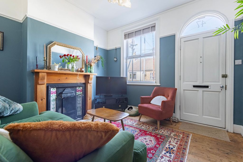 Property photo 2 of 12