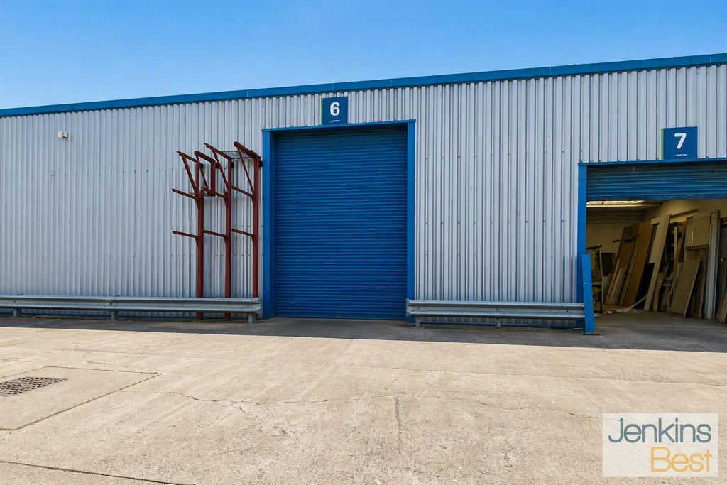 Property photo 1 of 11 Designer (1).Png