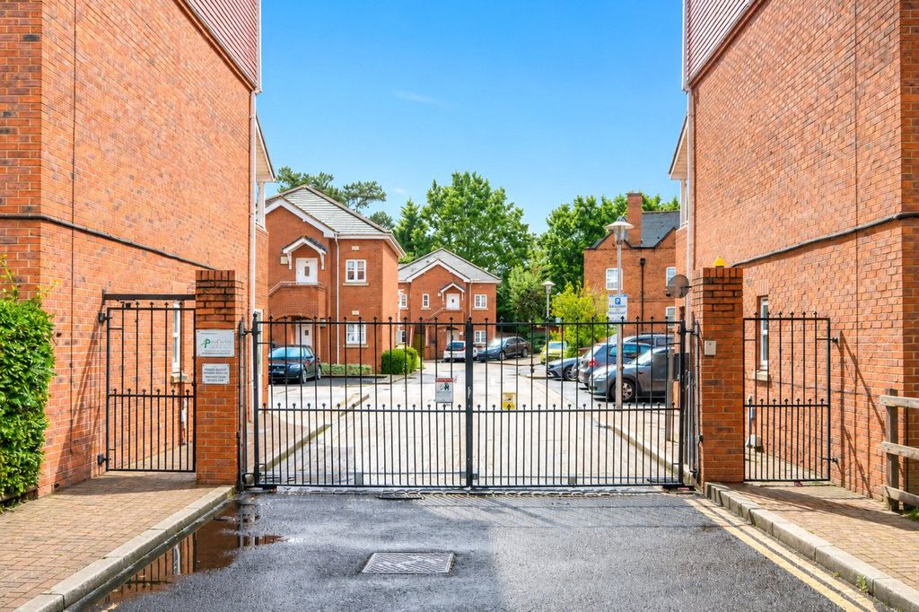Property photo 1 of 13 External